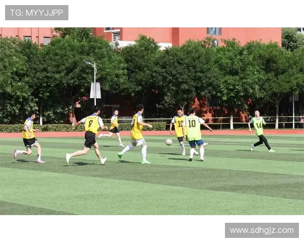 足球明星后代齐聚一堂展现天赋与拼搏精神的精彩比赛