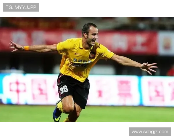 抢到足球明星亲笔签名足球的激动时刻与梦想成真的奇妙旅程